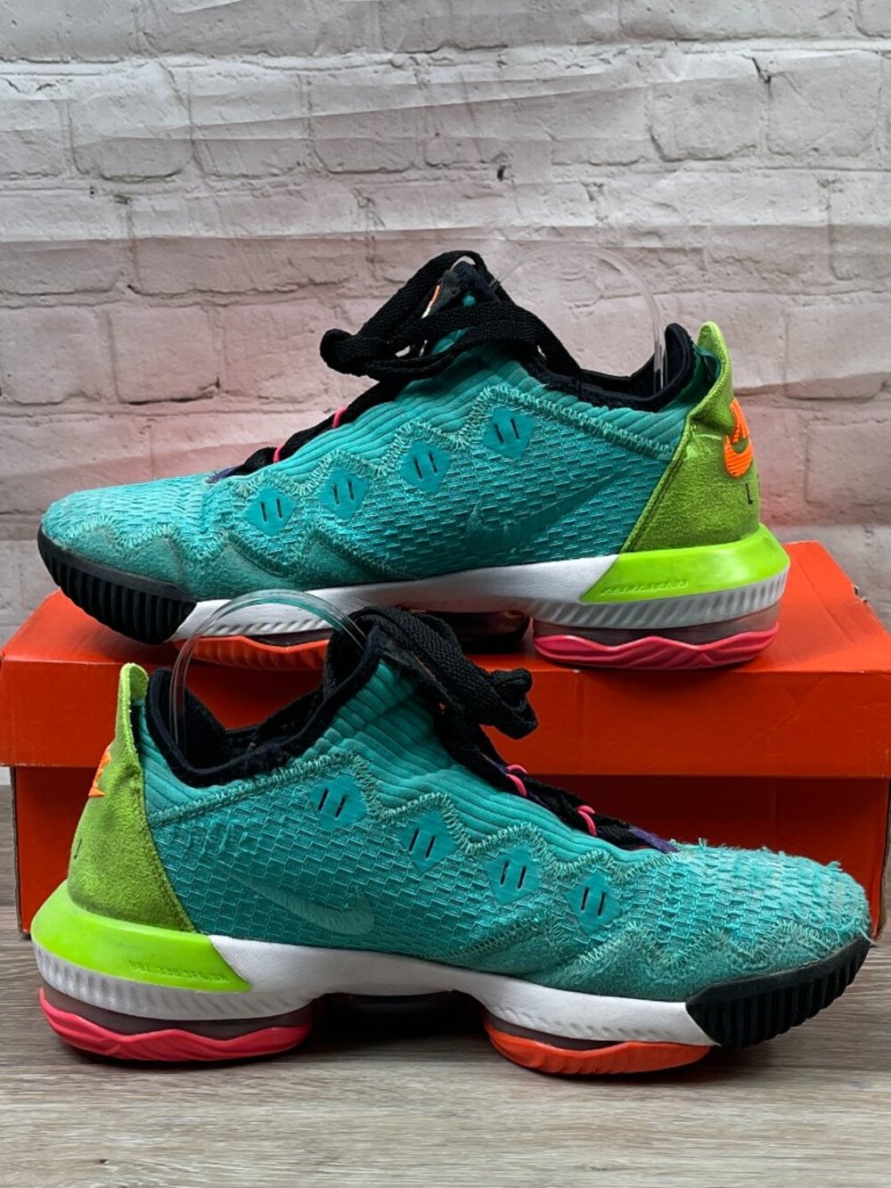 Nike Air LBJ Lebron 16 Low “Hyper Jade” Air Max T C12668-301 MEN'S SIZE 8.5